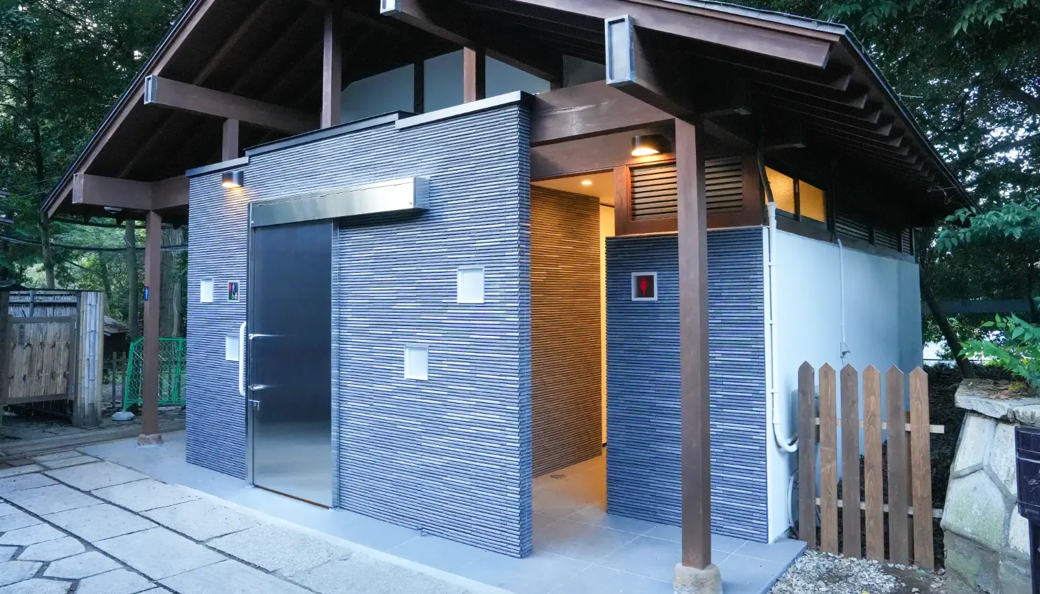 楼門内西手洗い所